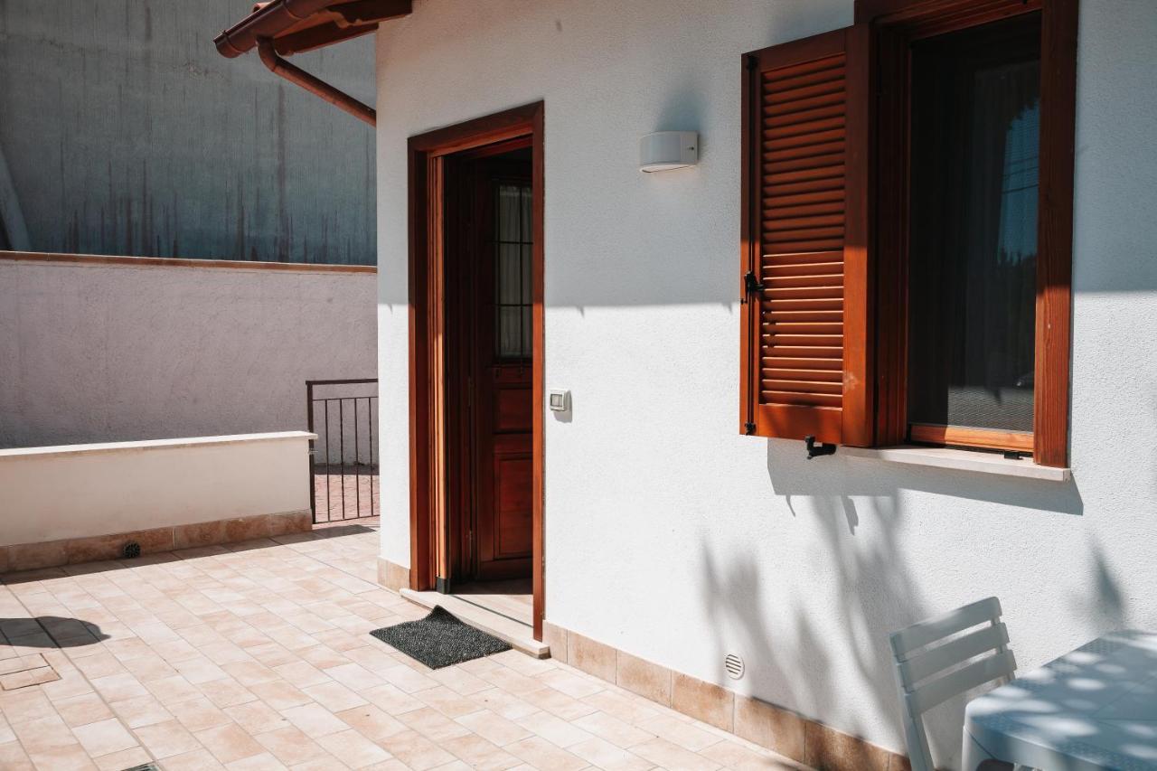 Magnolia Rooms Civitavecchia Eksteriør bilde